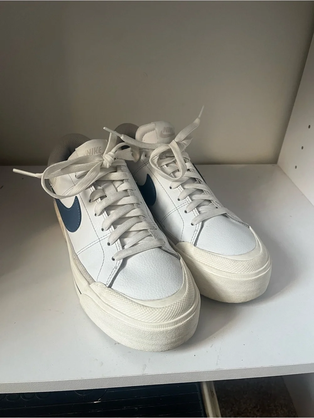 Nike low top